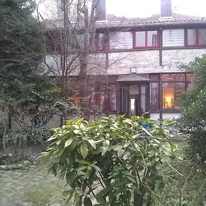 Au Parc Montsouris Homestay Paris